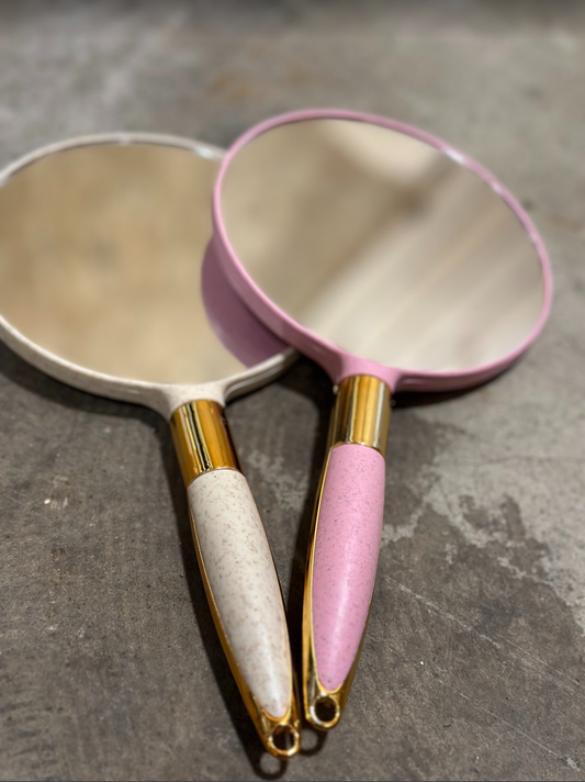 k • PRO - Beauty Mirror