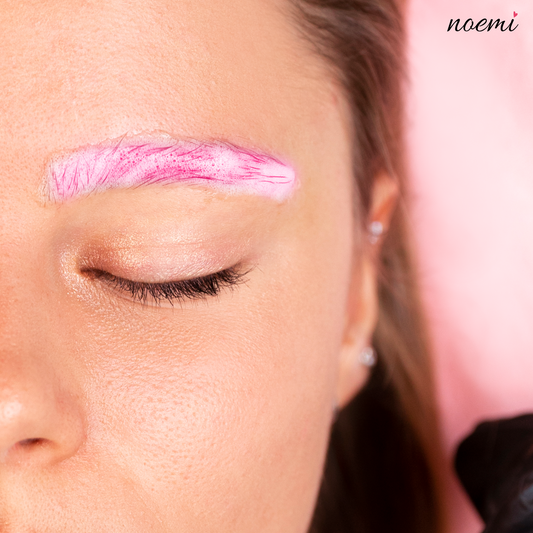 Noemi Lash & Brow Foam – rosa renseskum for rengjøring av vipper og bryn